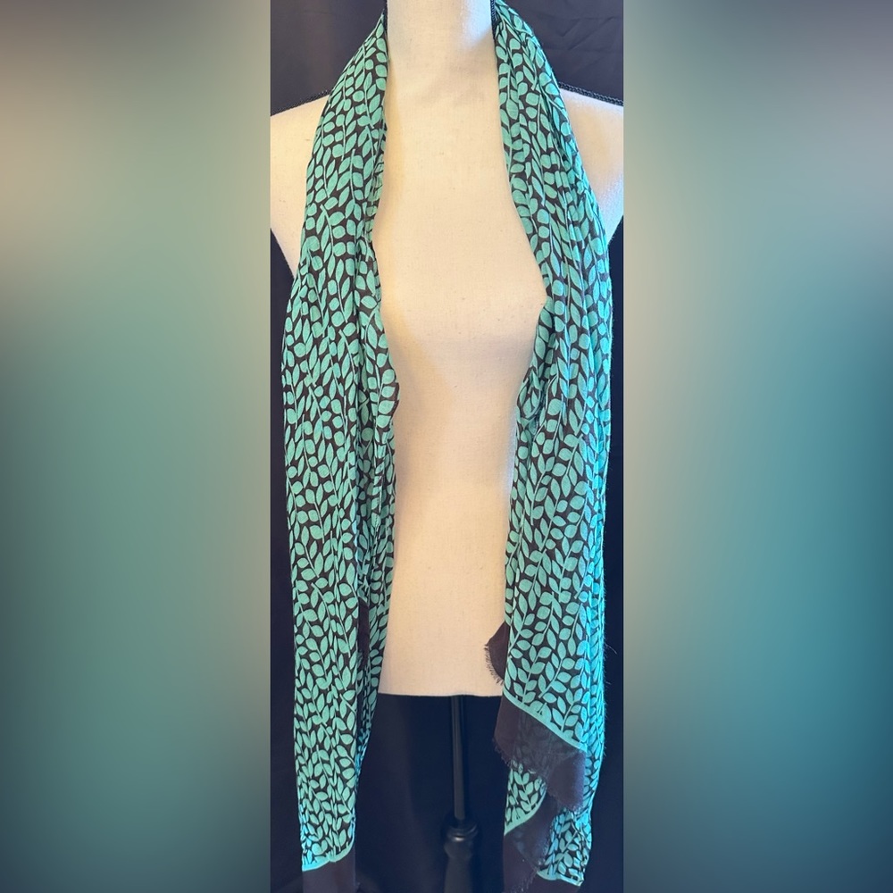 Brand New Without Tags - Vera Bradley Shower Vines Soft Fringed Scarf